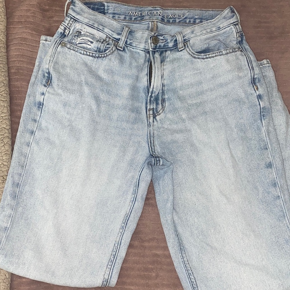 American eagle mom jeans